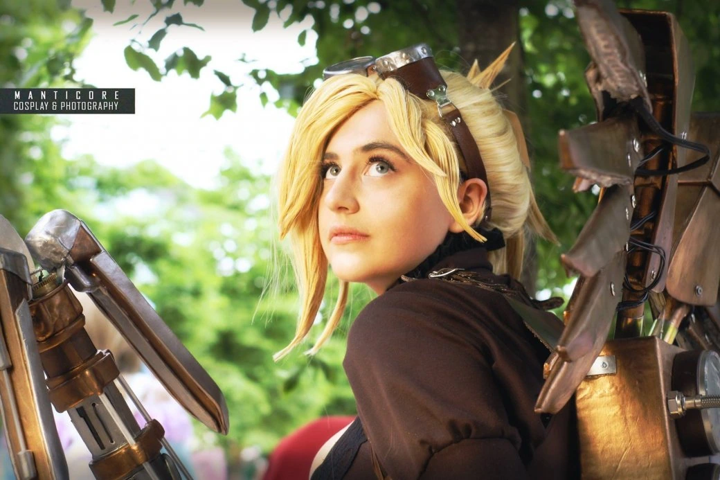 Косплей Ангела из Overwatch