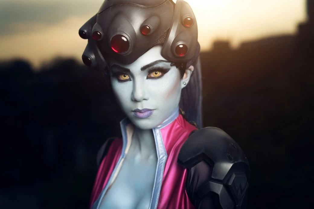 Косплей Pоковой вдовы из Overwatch