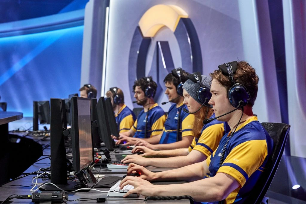Кто будет рулить самой крутой лигой по Overwatch