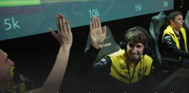 Natus Vincere обыграли Virtus.pro в финале Adrenaline Cyber League