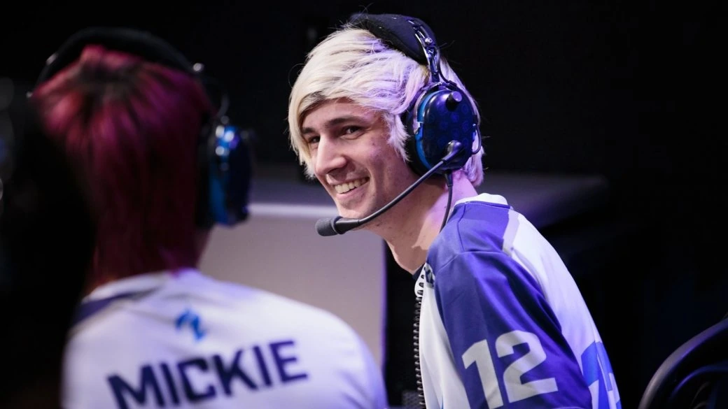 xQc снова забанили за оскорбления в чате Overwatch