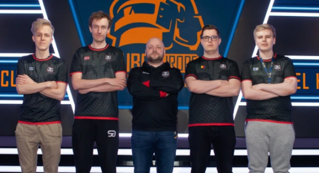 Zoekt Een Naam выиграли PEL Contenders