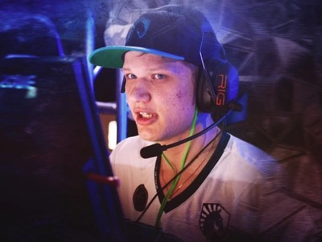 Чемпиона мира по CS:GO забанили в Twitch