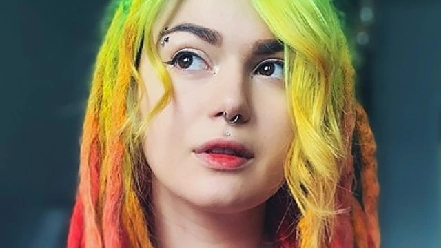 Российская стримерша установила новый рекорд Twitch — 600 часов эфира за 30 дней