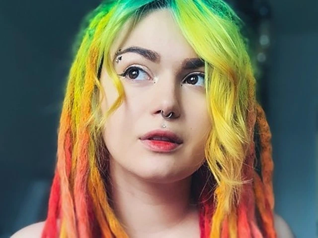 Российская стримерша установила новый рекорд Twitch — 600 часов эфира за 30 дней