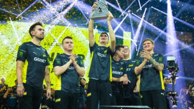NAVI – чемпион BLAST Premier Fall Final 2021