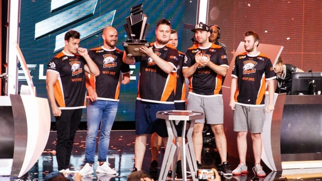 CS:Go - Virtus.pro побеждают на ELEAGUE Season 1