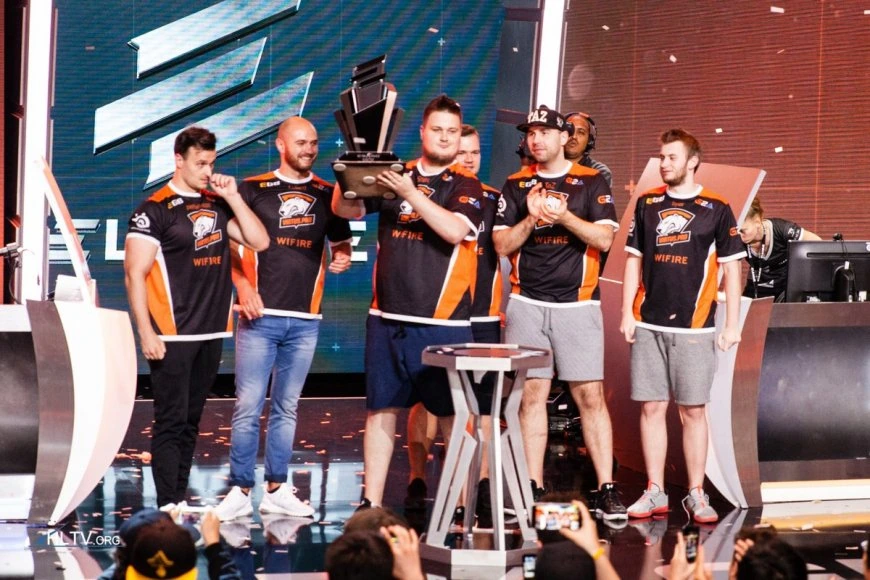CS:Go - Virtus.pro побеждают на ELEAGUE Season 1